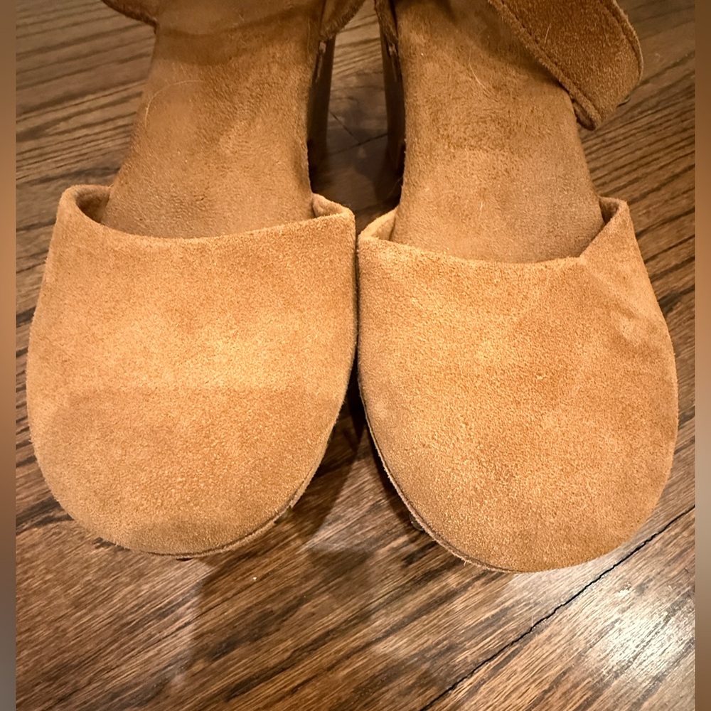 House of Harlow 1960 Tan Suede Platform Clogs with Studs Size 8.5 - Picture 4 of 16